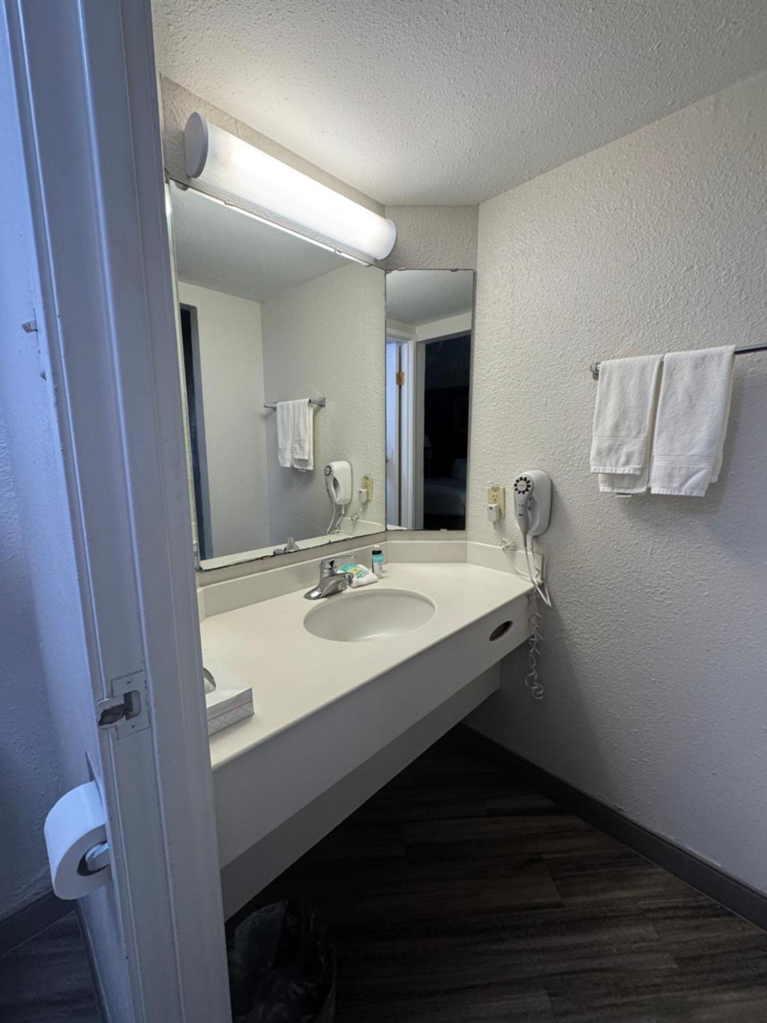 Rodeway Inn College Station Eksteriør bilde